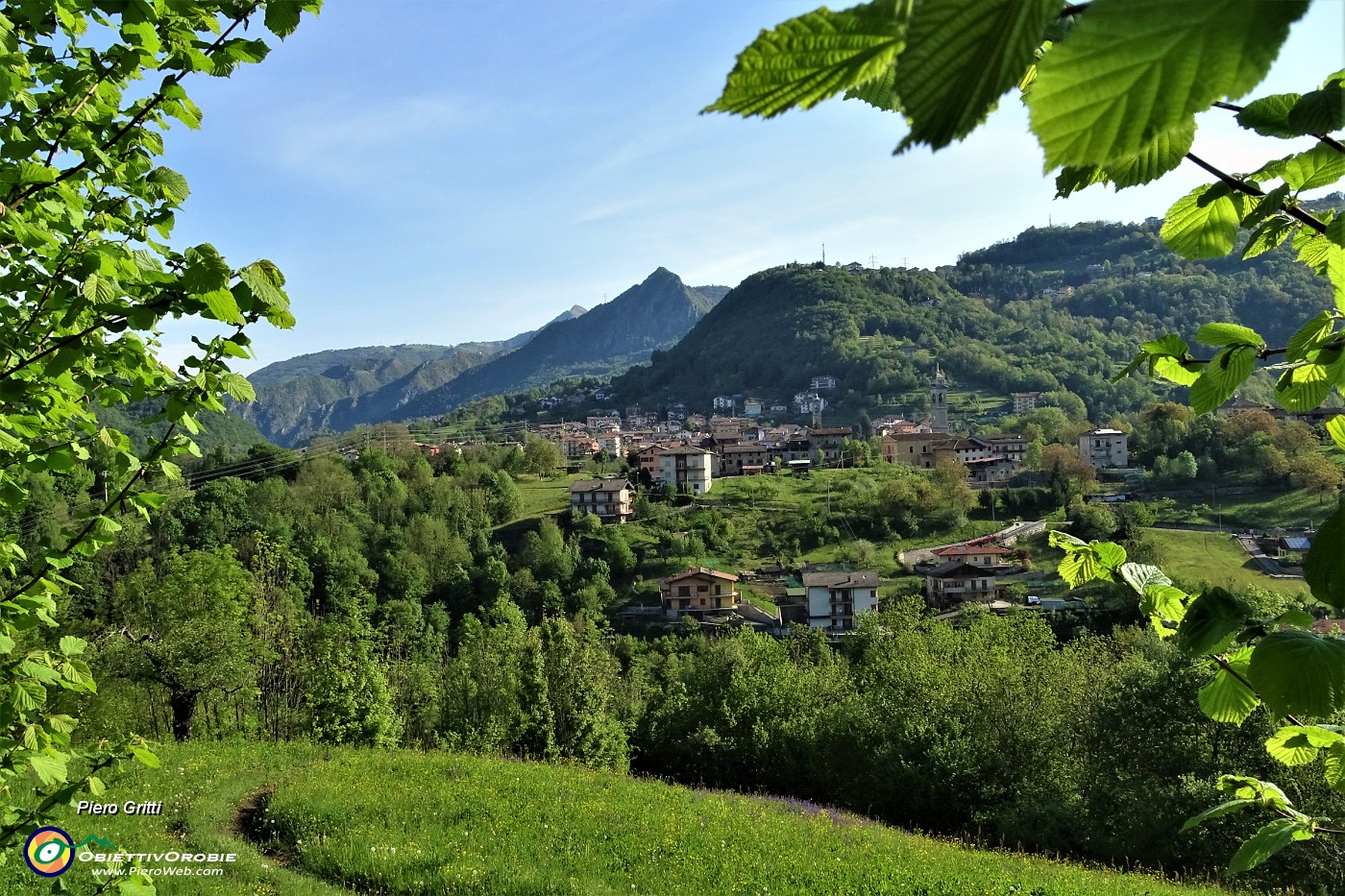 28 Sulla 'Via delle castagne' (Sent. CAI 50A) da Piazza Martina a  Poscante vista verso Grumello de' Zanchi ed oltre.JPG